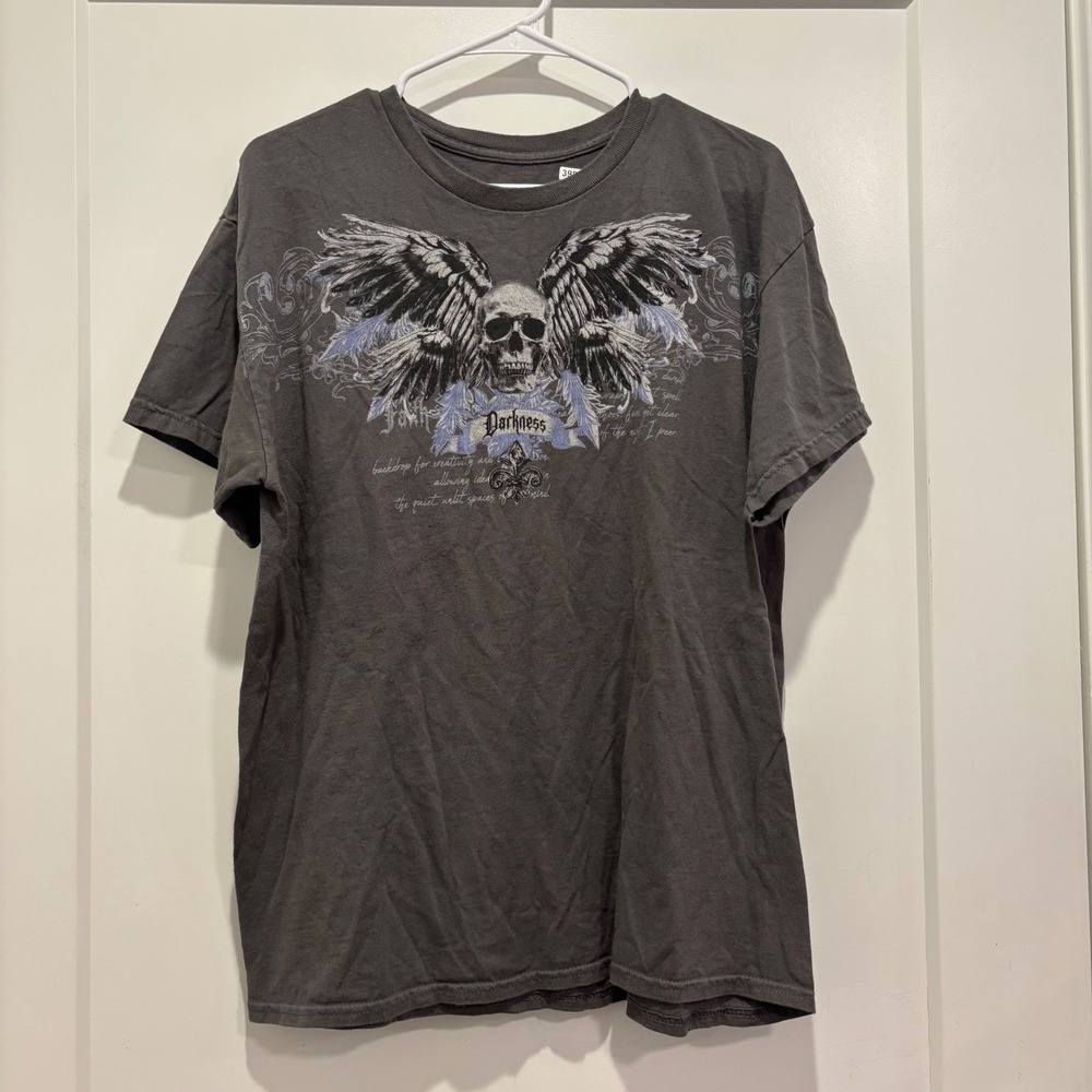 On The Low OTL Mens Gray Winged Skull Darkness Graphic T-Shirt Large